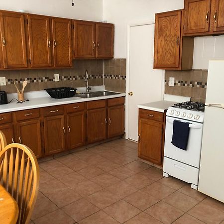 Private 2 Bedroom And 1 Bathroom House In A Quiet Area And Convenient To Nyc Bus And Train Perth Amboy Exteriér fotografie